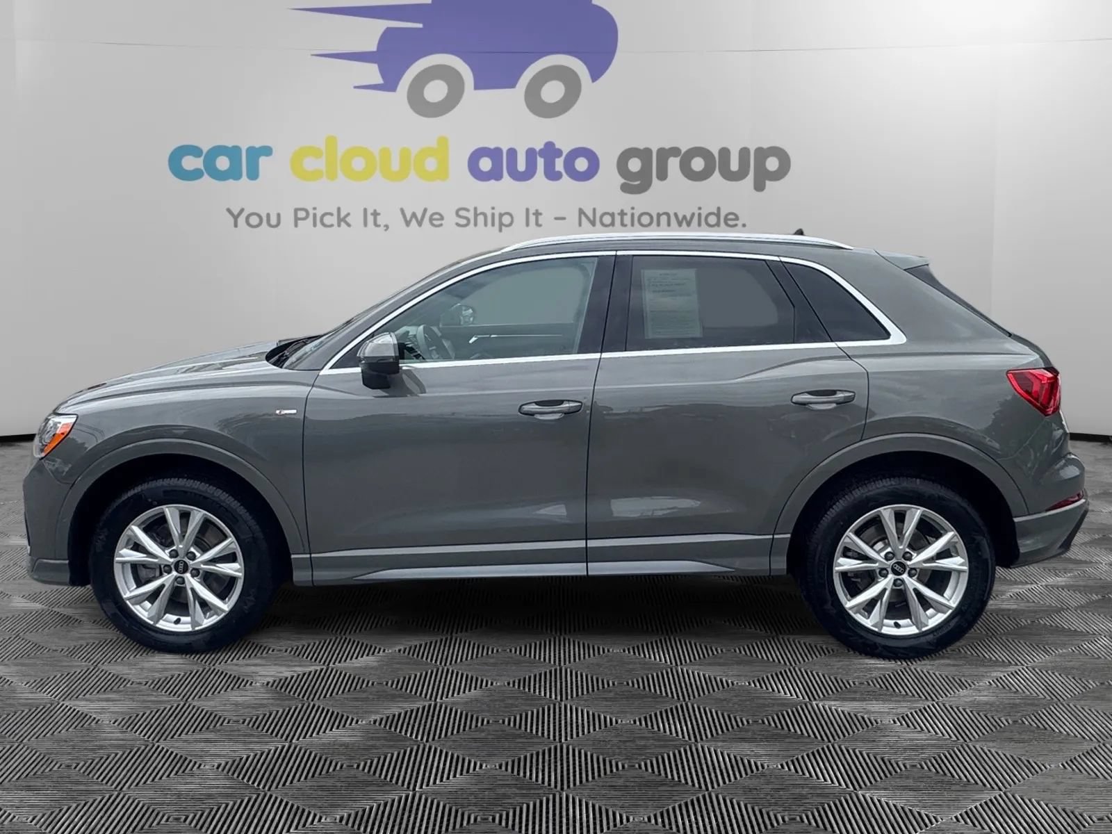 Used 2021 Audi Q3 2.0T Premium w/ Convenience Package AWD/4WD image 2