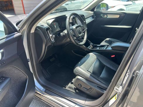 Used 2019 Volvo XC40 T5 Momentum AWD/4WD image 15