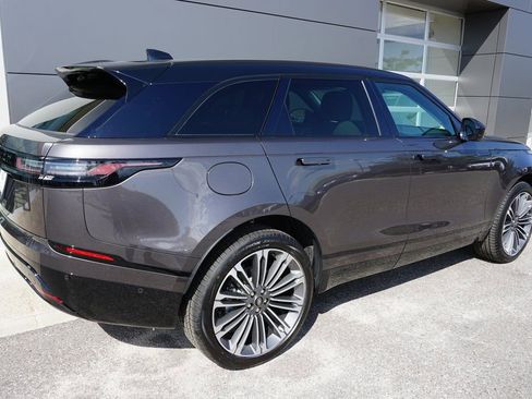 Used 2025 Land Rover Range Rover Velar Dynamic SE image 4