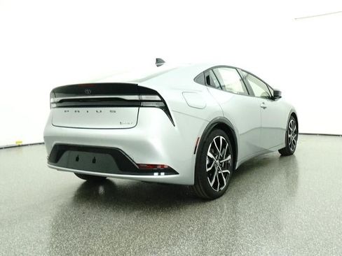 New 2026 Toyota Prius Plug-In Hybrid FWD image 24