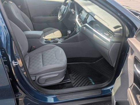 Used 2021 Kia Niro LXS FWD image 16