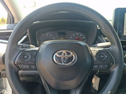 Used 2025 Toyota Corolla LE image 18