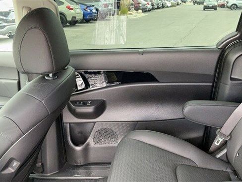 New 2025 Kia Carnival SX Prestige image 8