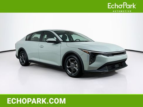 Used 2025 Kia K4 FWD image 1