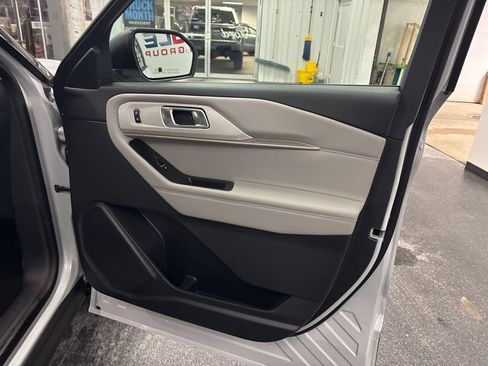 New 2026 Ford Explorer Active w/ Active Comfort Package image 33