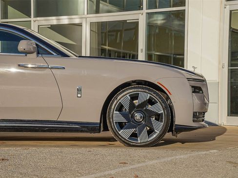 New 2026 Rolls-Royce Spectre image 9
