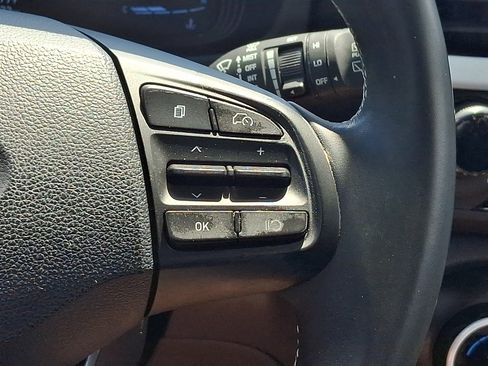 Used 2023 Hyundai Venue Limited FWD image 20