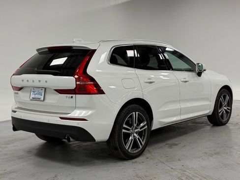 Used 2021 Volvo XC60 T6 Momentum image 4