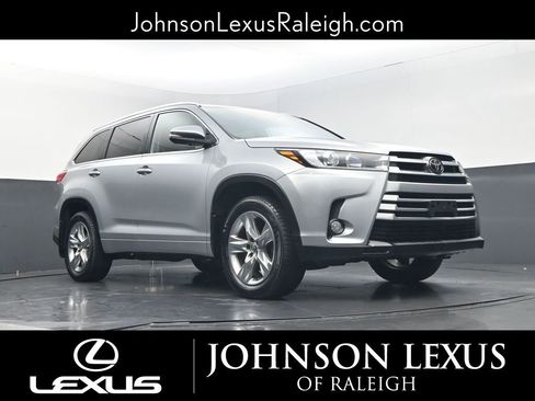 Used 2018 Toyota Highlander Limited image 14