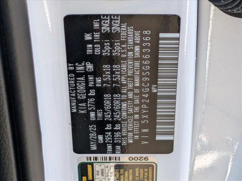 Used 2025 Kia Telluride LX image 28