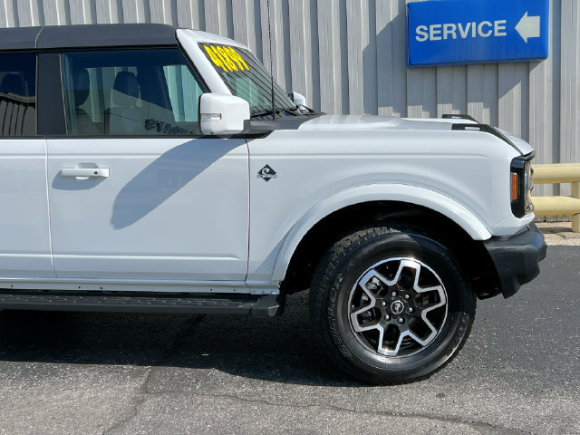 Used 2023 Ford Bronco Outer Banks AWD/4WD image 17