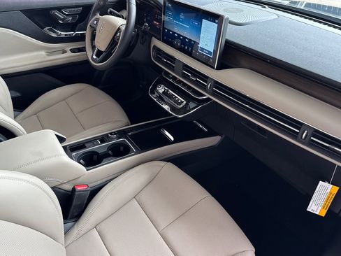 New 2025 Lincoln Corsair Reserve w/ Rear Removable Package Tray image 13