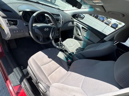 Used 2016 Hyundai Elantra SE FWD image 14