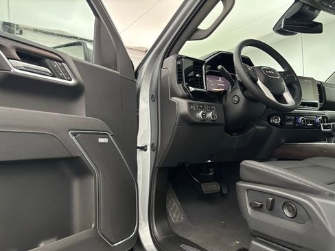 New 2026 GMC Sierra 1500 SLT w/ SLT Premium Package image 16