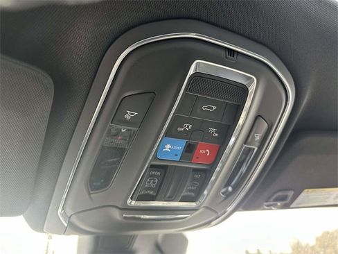 Certified 2023 Jeep Grand Cherokee Altitude image 32