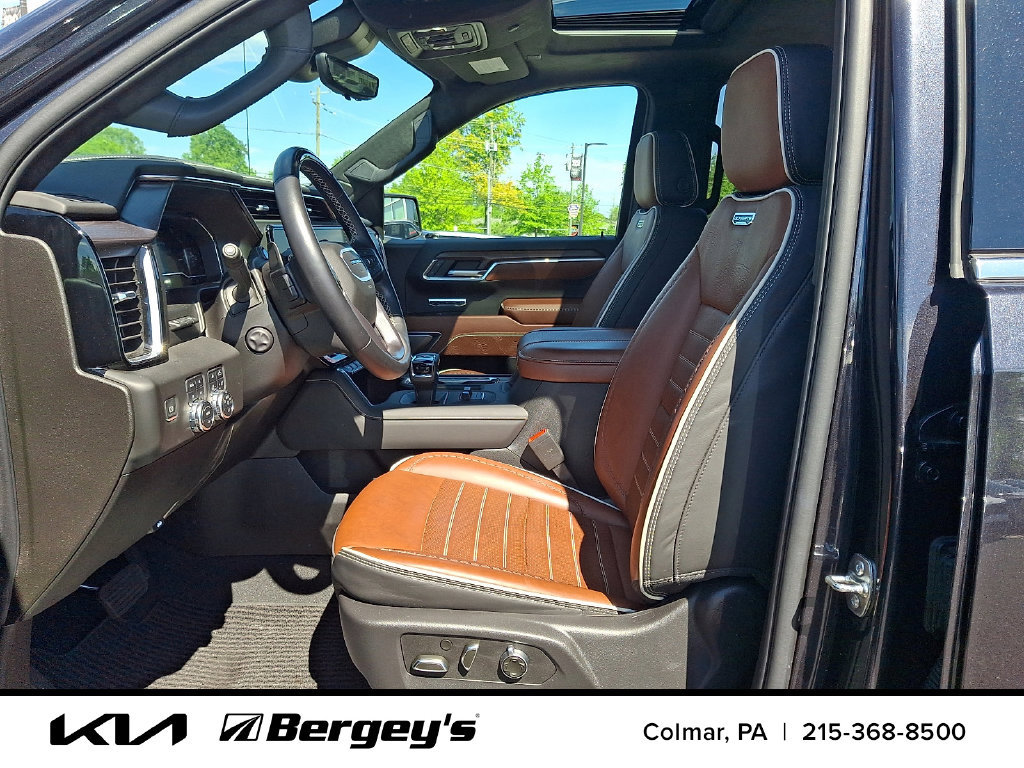 Used 2025 GMC Sierra 1500 Denali Ultimate w/ LPO, Utility Wall Package AWD/4WD image 16