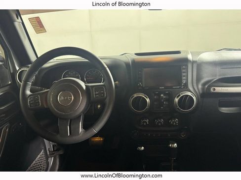 Used 2015 Jeep Wrangler Unlimited Sahara w/ Mopar Chrome Edition Group AWD/4WD image 23