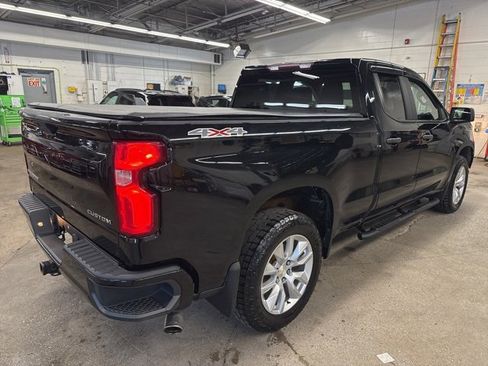 Used 2019 Chevrolet Silverado 1500 Custom w/ Custom Value Package image 6