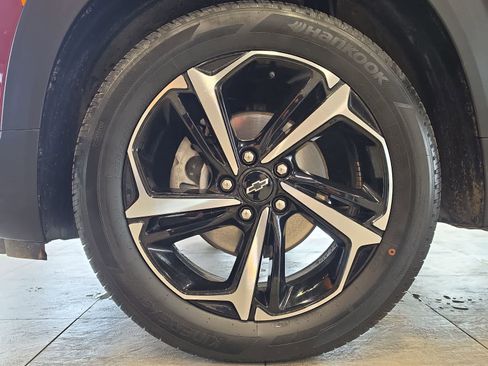 Used 2022 Chevrolet TrailBlazer RS w/ Technology Package FWD image 9