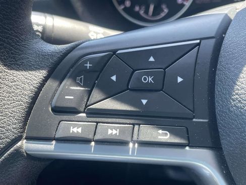 Used 2024 Nissan Sentra SV FWD image 22