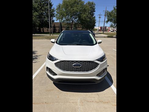 Used 2024 Ford Edge SEL w/ Convenience Package AWD/4WD image 7