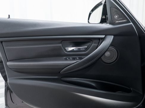Used 2018 BMW M3 RWD image 11