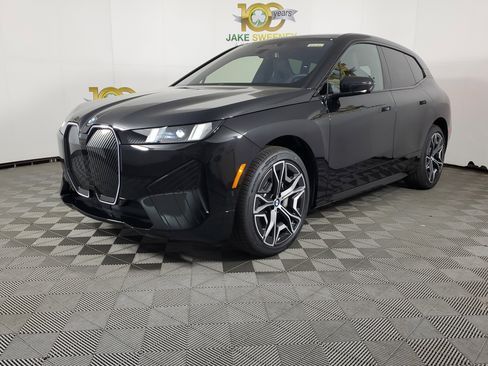 New 2026 BMW iX xDrive60 image 3