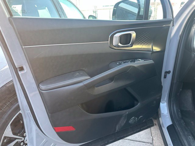 Used 2025 Kia Sorento EX w/ Panoramic Sunroof Package FWD image 12