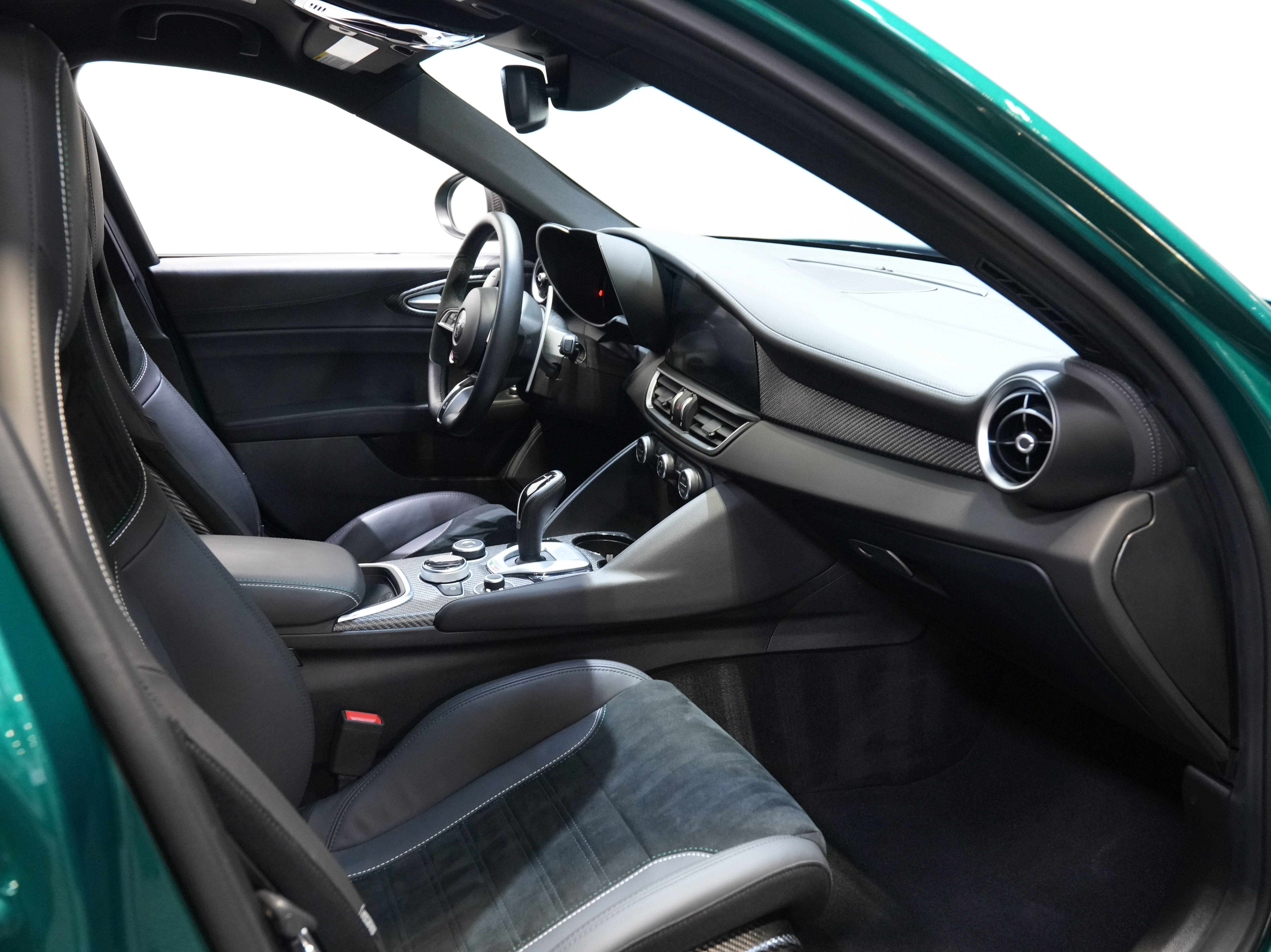 Used 2024 Alfa Romeo Giulia Quadrifoglio RWD image 35