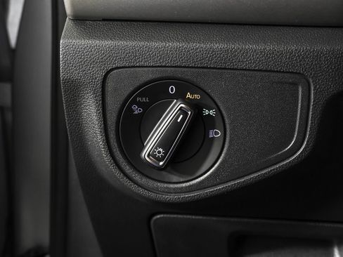 Used 2020 Volkswagen Atlas Cross Sport SE w/ Towing Package image 26