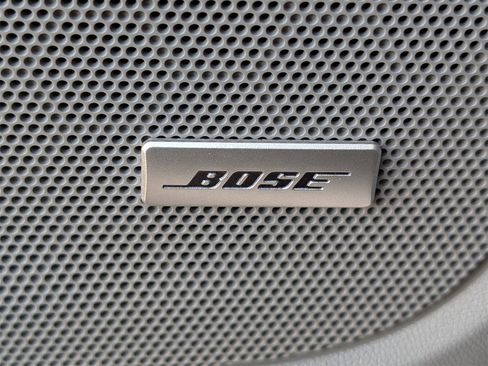 Used 2024 GMC Terrain SLT w/ Infotainment Package II image 31