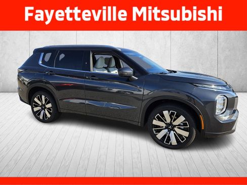 New 2026 Mitsubishi Outlander SEL image 1