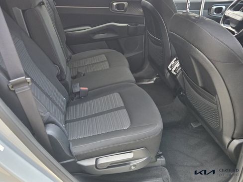 Certified 2026 Kia Sorento LX FWD image 17