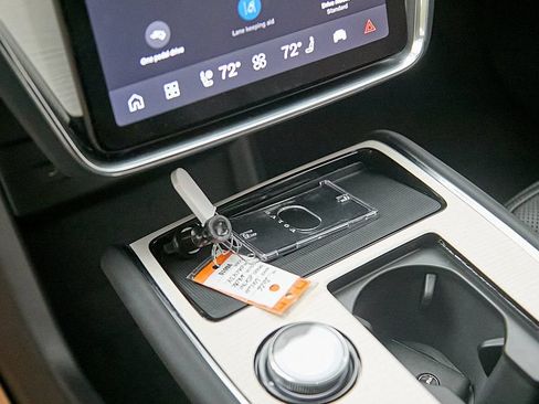 New 2026 Volvo EX90 Ultra AWD/4WD image 17