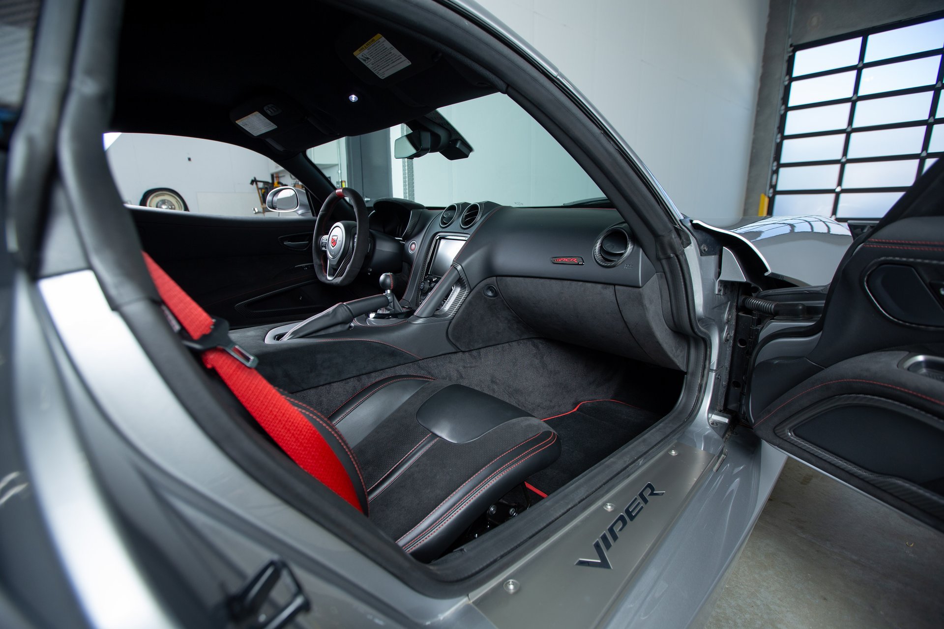 Used 2017 Dodge Viper ACR w/ Extreme Aero Package RWD image 39