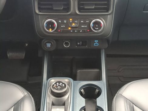 Certified 2024 Ford Maverick Lariat w/ Black Appearance Package image 17