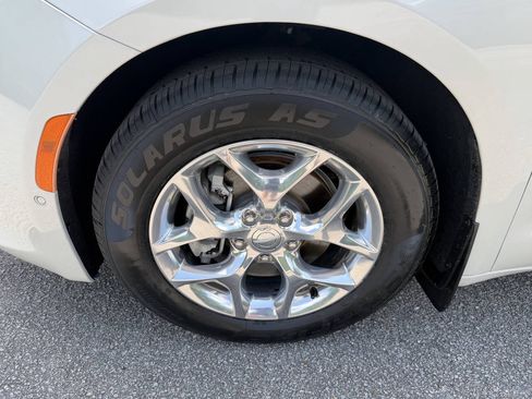 Used 2019 Chrysler Pacifica Limited w/ Advanced Safetytec Group FWD image 20