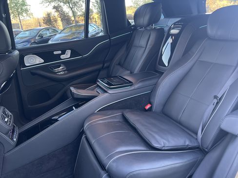 Used 2023 Mercedes-Benz Maybach GLS 600 4MATIC image 6