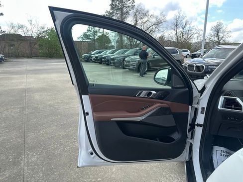 Certified 2026 BMW X5 xDrive40i w/ Climate Comfort Package image 17