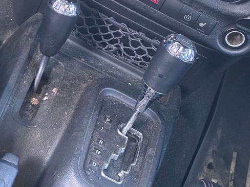 Used 2012 Jeep Wrangler Altitude image 15