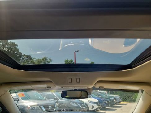 Used 2020 Nissan Murano Platinum FWD image 17