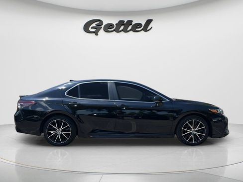 Used 2024 Toyota Camry SE w/ Convenience Package FWD image 4