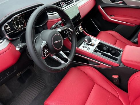 New 2025 Jaguar F-PACE R-Dynamic S image 4