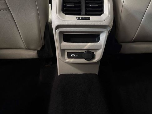 Certified 2022 Volkswagen Tiguan SE image 16