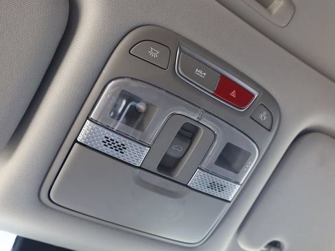 Used 2025 Kia Telluride S FWD image 21