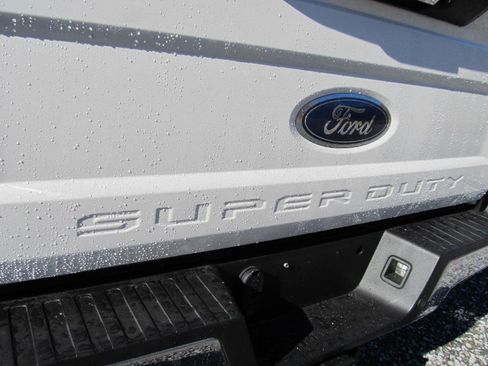 Used 2017 Ford F350 Lariat w/ Chrome Package image 16