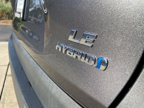 Used 2022 Toyota RAV4 LE AWD/4WD image 51