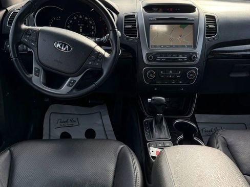 Used 2015 Kia Sorento SX image 17