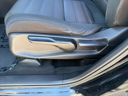 Certified 2020 Honda CR-V LX image 6