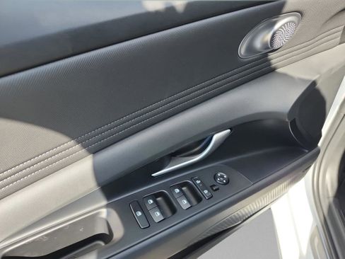 New 2026 Hyundai Elantra Limited image 17